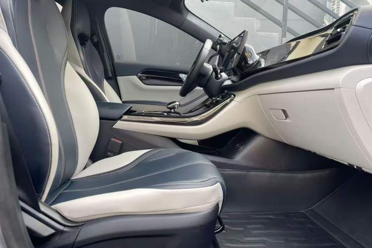 Used BYD Qin PLUS 2021 DM-i 55KM Prestige Model Interior 3