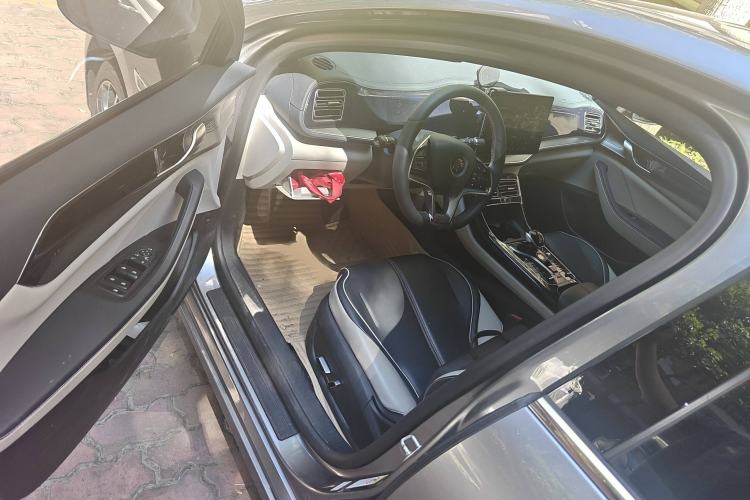 Used BYD Qin PLUS 2021 EV 600KM Flagship Model Interior 3