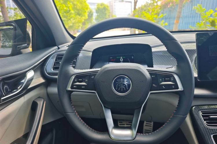 Used BYD Qin PLUS 2021 DM-i 55KM Flagship Model Interior 3