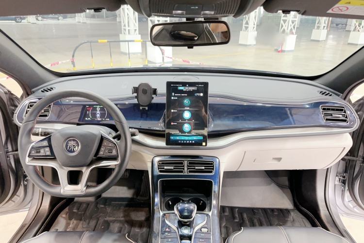 Used BYD Qin PLUS 2021 EV 400KM Luxury Model Interior 3