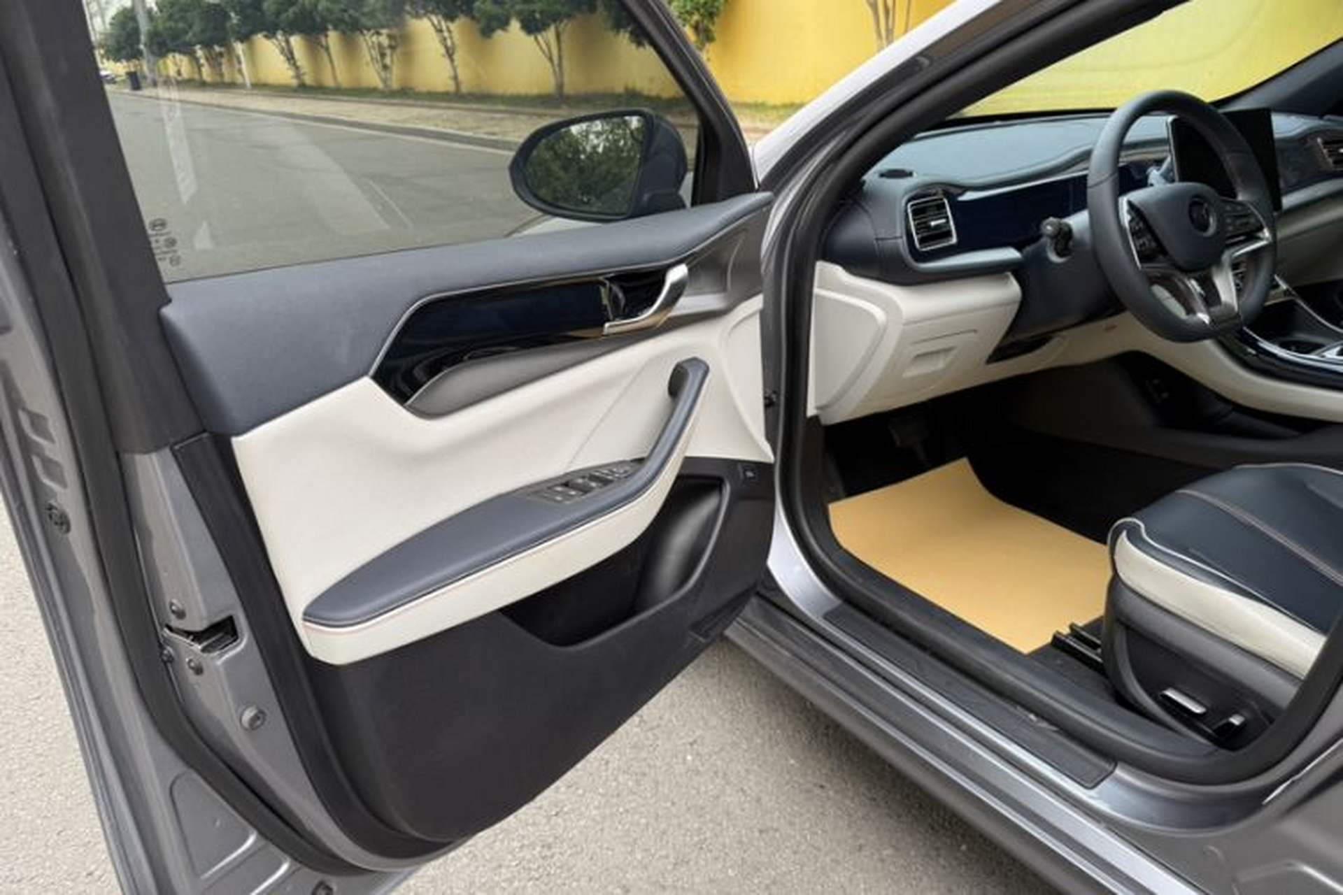 Used BYD Qin PLUS 2021 EV 500KM Premium Model Interior 3
