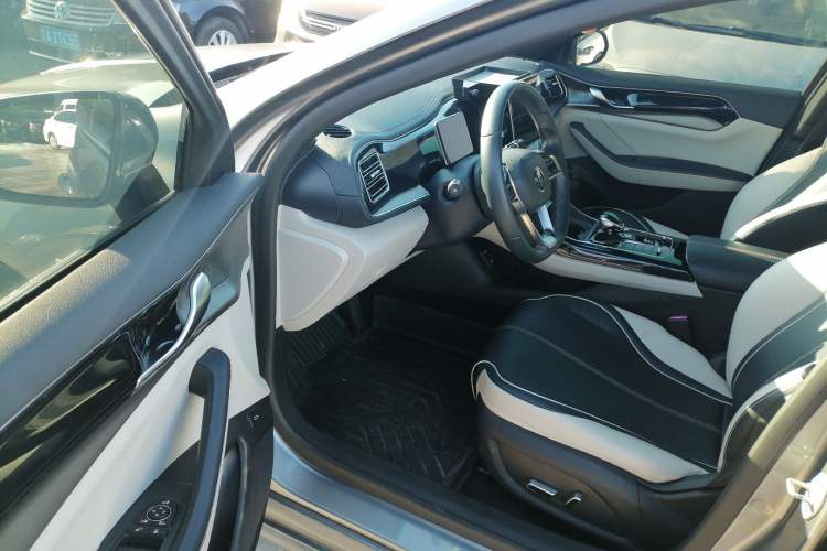 Used BYD Qin PLUS 2021 DM-i 55KM Flagship Model Interior 3