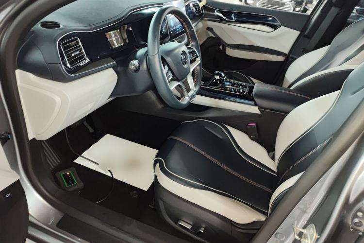 Used BYD Qin PLUS 2021 EV 400KM Luxury Model Interior 3