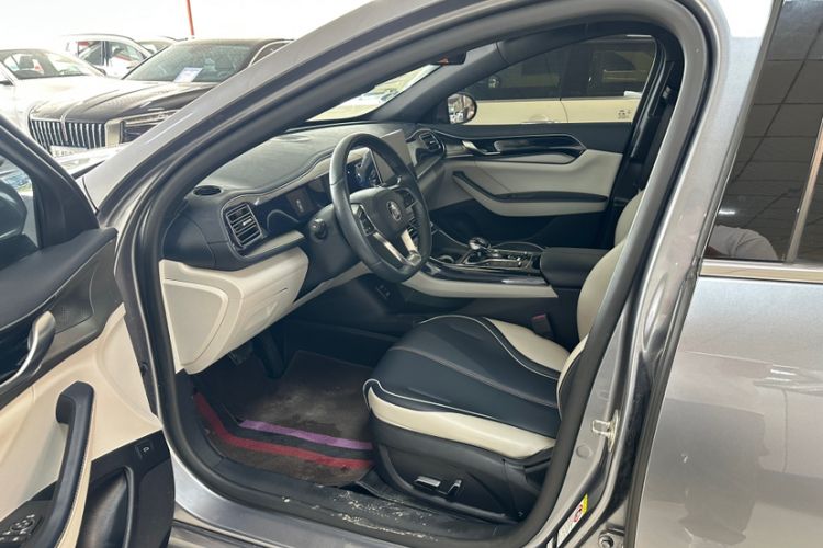 Used BYD Qin PLUS 2021 DM-i 55KM Flagship Model Interior 4