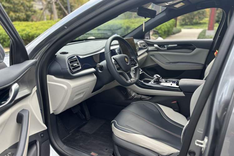 Used BYD Qin PLUS 2021 DM-i 120KM Flagship Model Interior 5