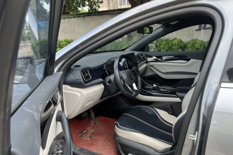 Used BYD Qin PLUS 2021 DM-i 55KM Flagship Model Interior 5