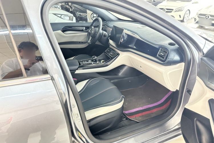 Used BYD Qin PLUS 2021 DM-i 55KM Flagship Model Interior 7