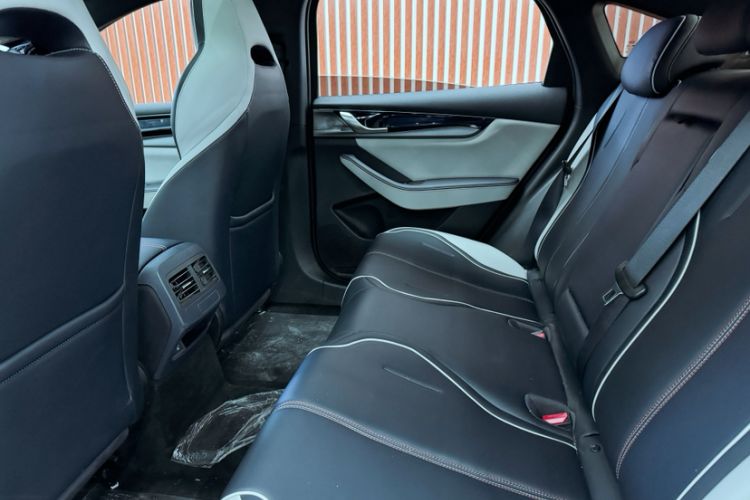 Used BYD Qin PLUS 2021 DM-i 55KM Prestige Model Interior 8