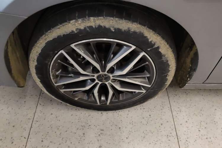 Used BYD Qin PLUS 2021 DM-i 120KM Prestige Model Left Front Wheel Hub