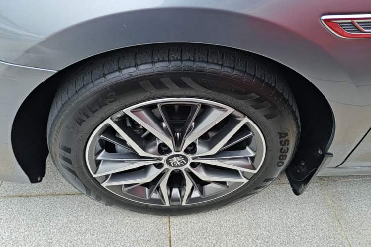 Used BYD Qin PLUS 2021 DM-i 55KM Flagship Model Left Front Wheel Hub