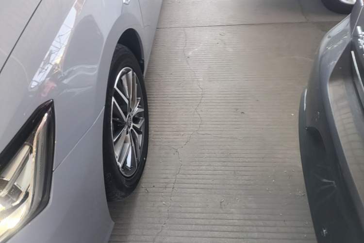 Used BYD Qin PLUS 2021 DM-i 55KM Flagship Model Left Front Wheel Hub