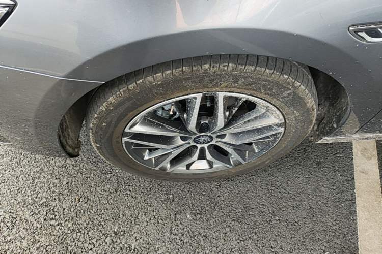 Used BYD Qin PLUS 2021 EV 500KM Premium Model Left Front Wheel Hub