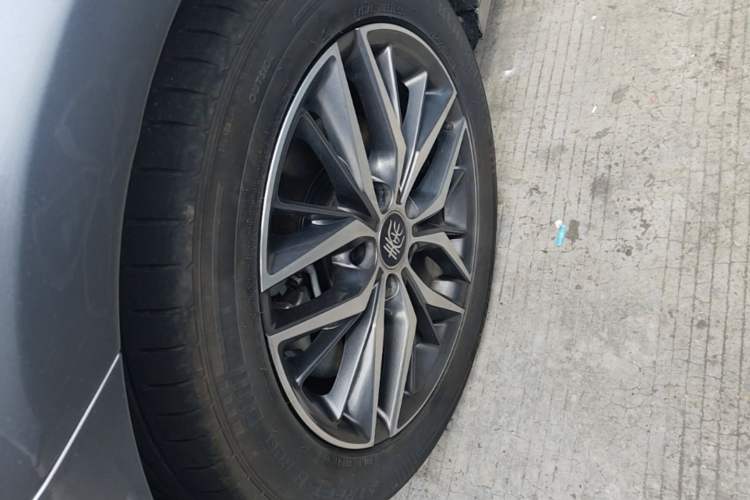 Used BYD Qin PLUS 2021 EV 500KM Luxury Model Left Front Wheel Hub
