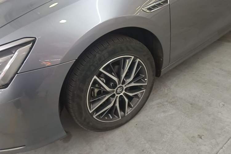 Used BYD Qin PLUS 2021 DM-i 120KM Prestige Model Left Front Wheel Hub