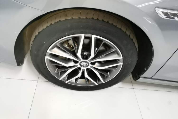 Used BYD Qin PLUS 2021 DM-i 55KM Flagship Model Left Front Wheel Hub