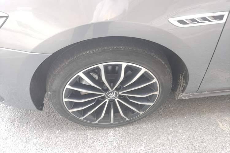 Used BYD Qin PLUS 2021 EV 600KM Flagship Model Left Front Wheel Hub