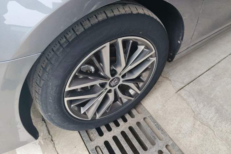 Used BYD Qin PLUS 2021 DM-i 55KM Flagship Model Left Front Wheel Hub