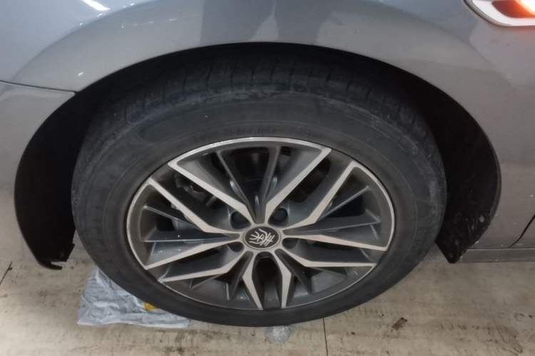 Used BYD Qin PLUS 2021 EV 500KM Luxury Model Left Front Wheel Hub