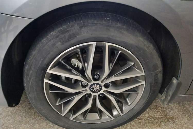 Used BYD Qin PLUS 2021 DM-i 55KM Flagship Model Left Front Wheel Hub