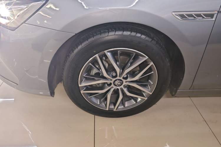 Used BYD Qin PLUS 2021 DM-i 55KM Flagship Model Left Front Wheel Hub