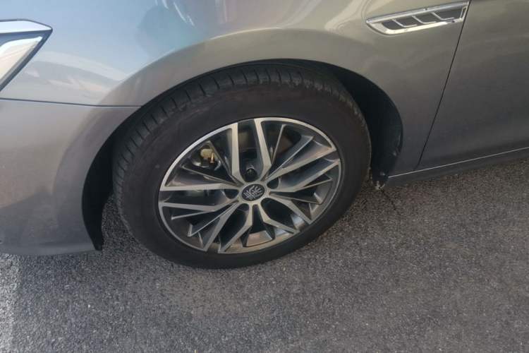 Used BYD Qin PLUS 2021 DM-i 120KM Flagship Model Left Front Wheel Hub
