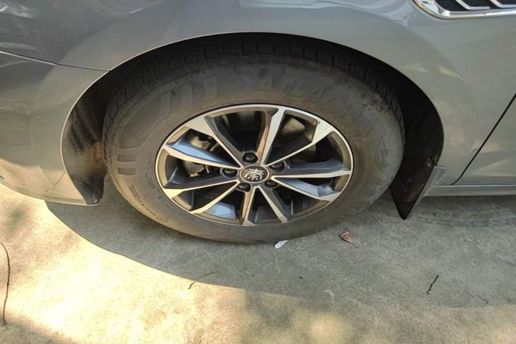Used BYD Qin PLUS 2021 DM-i 55KM Prestige Model Left Front Wheel Hub