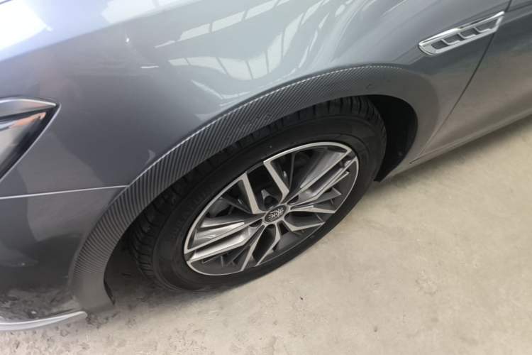 Used BYD Qin PLUS 2021 DM-i 55KM Flagship Model Left Front Wheel Hub