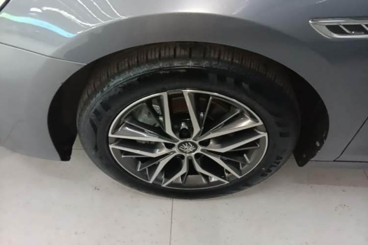 Used BYD Qin PLUS 2021 DM-i 55KM Flagship Model Left Front Wheel Hub