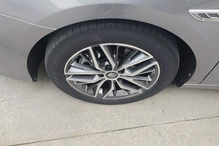 Used BYD Qin PLUS 2021 DM-i 55KM Flagship Model Left Front Wheel Hub