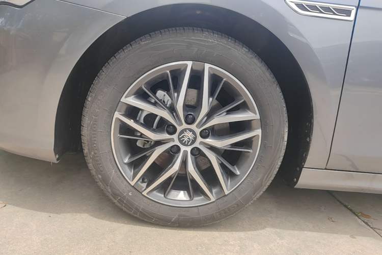Used BYD Qin PLUS 2021 DM-i 55KM Flagship Model Left Front Wheel Hub