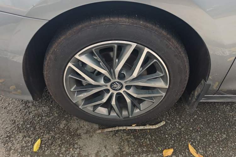 Used BYD Qin PLUS 2021 DM-i 55KM Flagship Model Left Front Wheel Hub