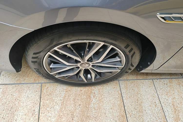 Used BYD Qin PLUS 2021 DM-i 55KM Flagship Model Left Front Wheel Hub
