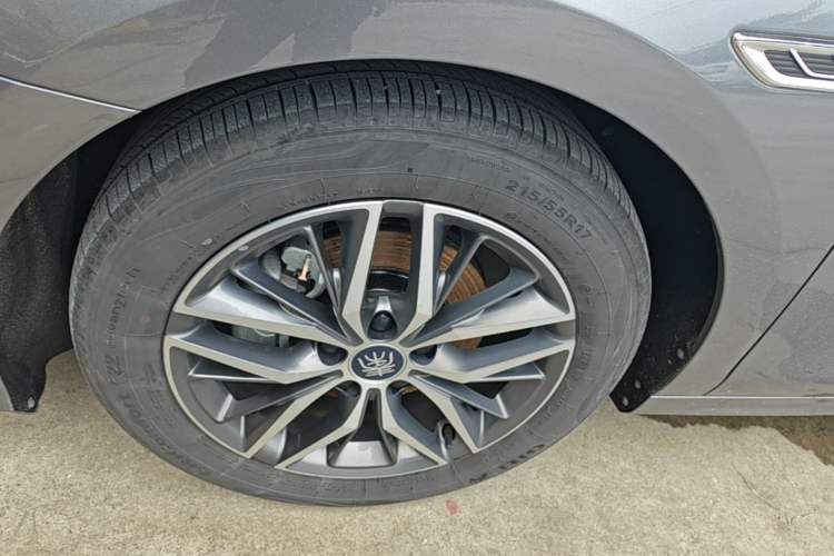 Used BYD Qin PLUS 2021 DM-i 55KM Flagship Model Left Front Wheel Hub