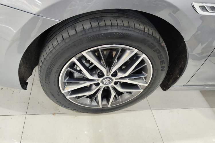 Used BYD Qin PLUS 2021 EV 400KM Luxury Model Left Front Wheel Hub