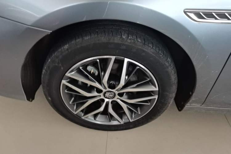 Used BYD Qin PLUS 2021 DM-i 120KM Flagship Model Left Front Wheel Hub