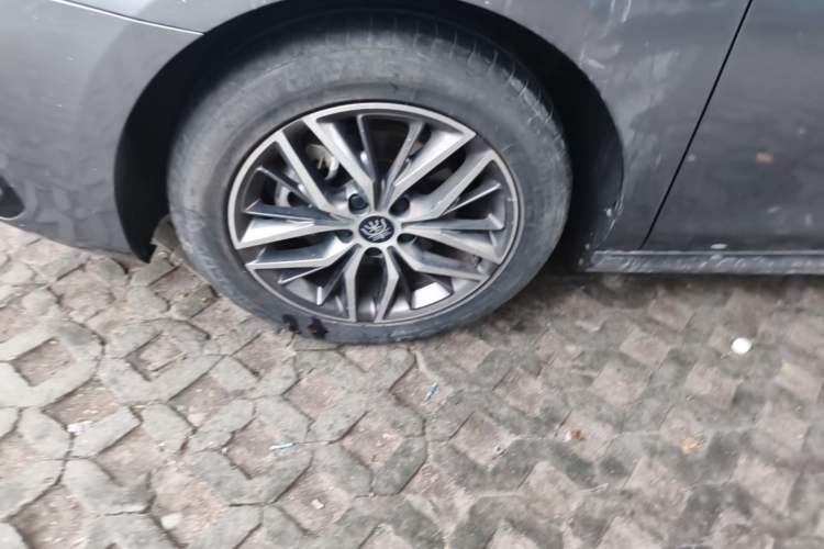 Used BYD Qin PLUS 2021 EV 400KM Luxury Model Left Front Wheel Hub