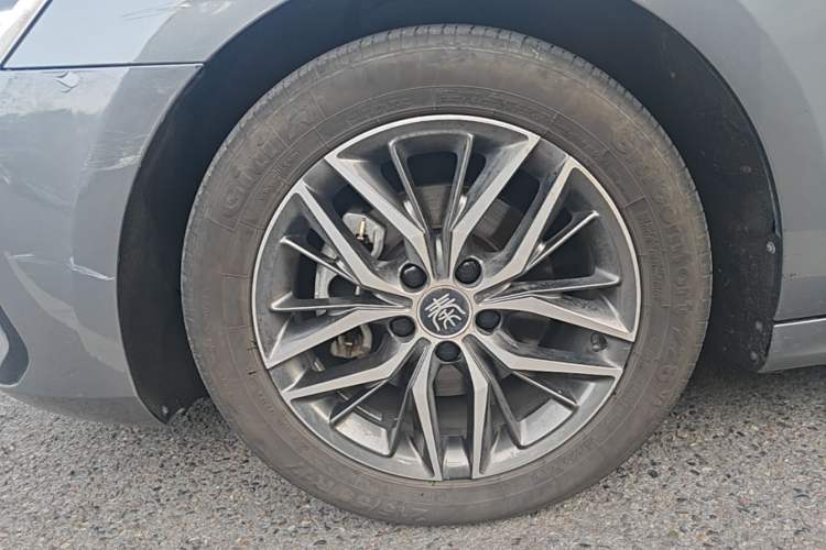 Used BYD Qin PLUS 2021 EV 500KM Premium Model Left Front Wheel Hub