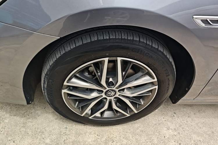 Used BYD Qin PLUS 2021 DM-i 55KM Flagship Model Left Front Wheel Hub