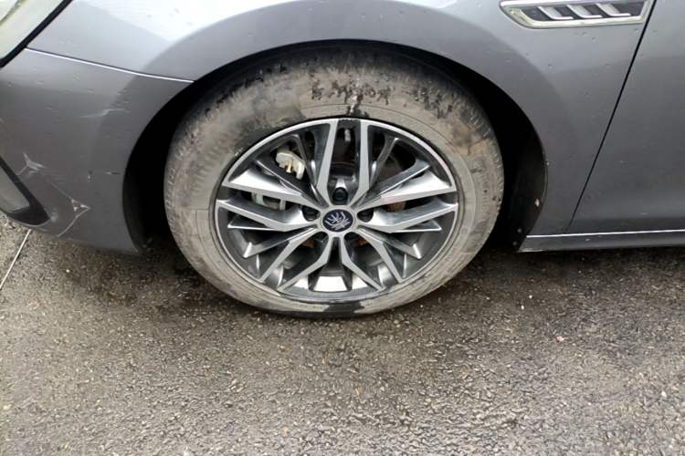 Used BYD Qin PLUS 2021 EV 500KM Luxury Model Left Front Wheel Hub