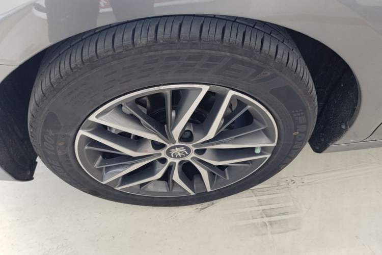 Used BYD Qin PLUS 2021 EV 400KM Luxury Model Left Front Wheel Hub