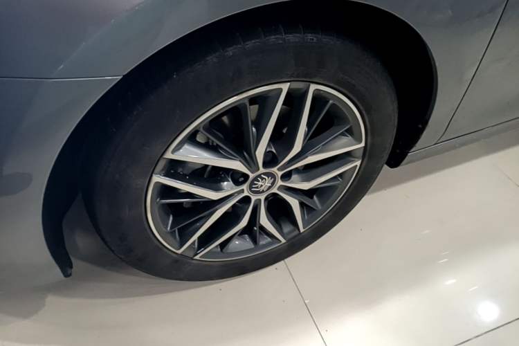 Used BYD Qin PLUS 2021 DM-i 55KM Flagship Model Left Front Wheel Hub