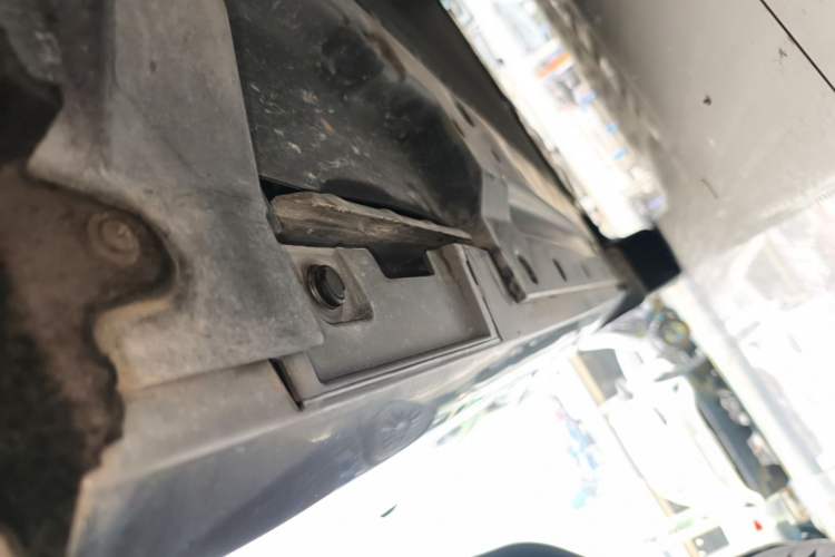Used BYD Qin PLUS 2021 EV 400KM Leading Comfort Edition Left Side Sill