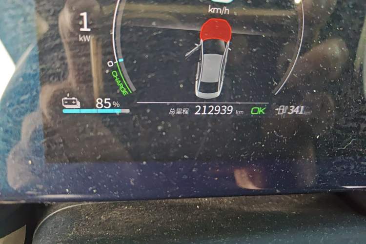 Used BYD Qin PLUS 2021 EV 400KM Luxury Model Odometer Close Up