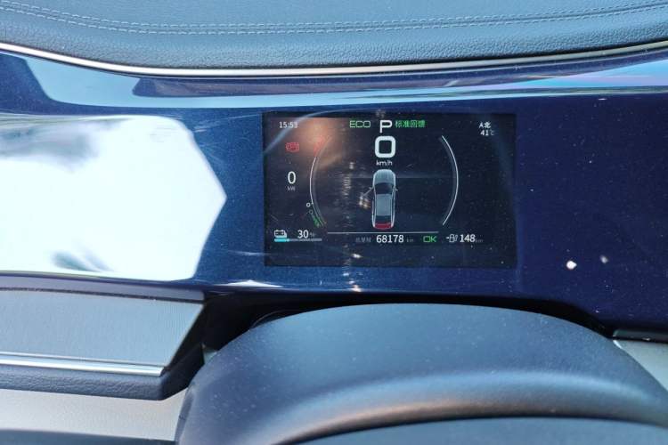Used BYD Qin PLUS 2021 EV 500KM Luxury Model Odometer Close Up