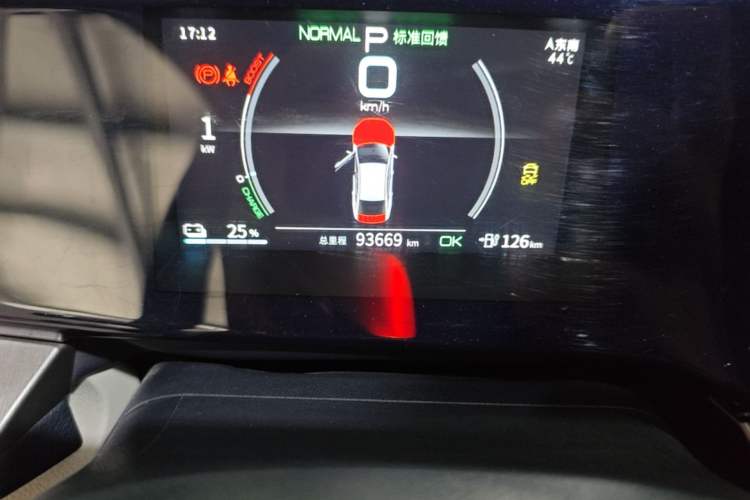Used BYD Qin PLUS 2021 EV 500KM Luxury Model Odometer Close Up