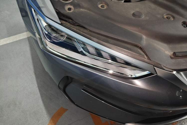 Used BYD Qin PLUS 2021 EV 500KM Luxury Model Right Front Headlight