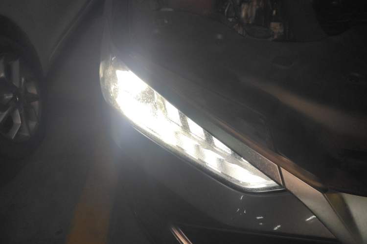 Used BYD Qin PLUS 2021 DM-i 55KM Flagship Model Right Front Headlight