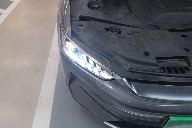 Used BYD Qin PLUS 2021 EV 600KM Flagship Model Right Front Headlight