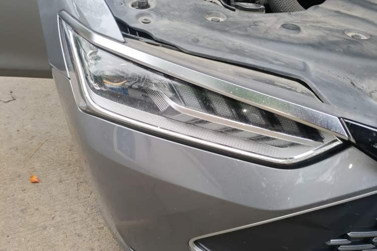 Used BYD Qin PLUS 2021 DM-i 120KM Prestige Model Right Front Headlight