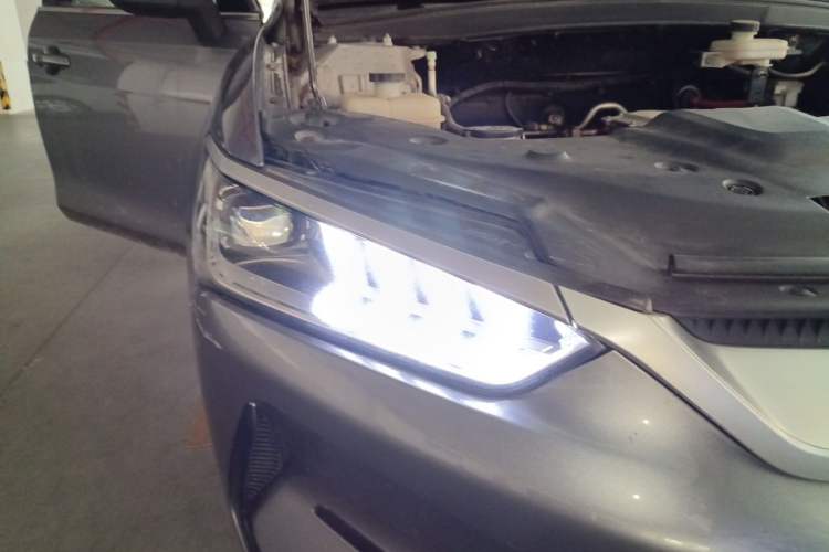 Used BYD Qin PLUS 2021 EV 400KM Leading Comfort Edition Right Front Headlight
